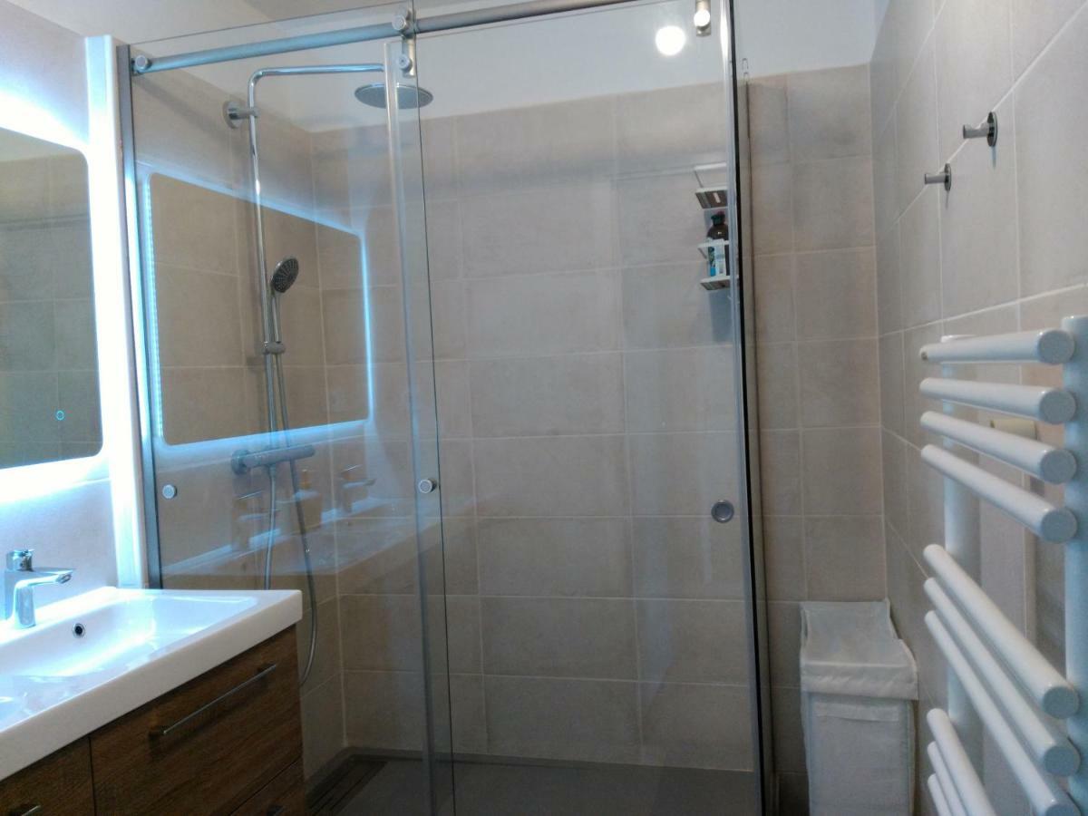 Bel Et Spacieux Appartement De 84 M² Avec Parking Tres Proche Du Metro Garibaldi リヨン エクステリア 写真